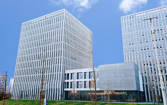 凌海石材厂路边石与大理石的工程应用场景及规格选型对比